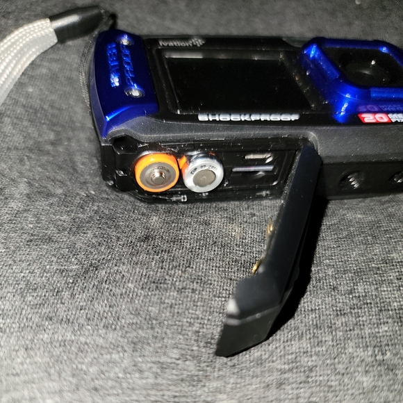 Ivation 20MP Underwater Waterproof Shockproof Digital Camera - Blue With Case - Picture 5 of 10